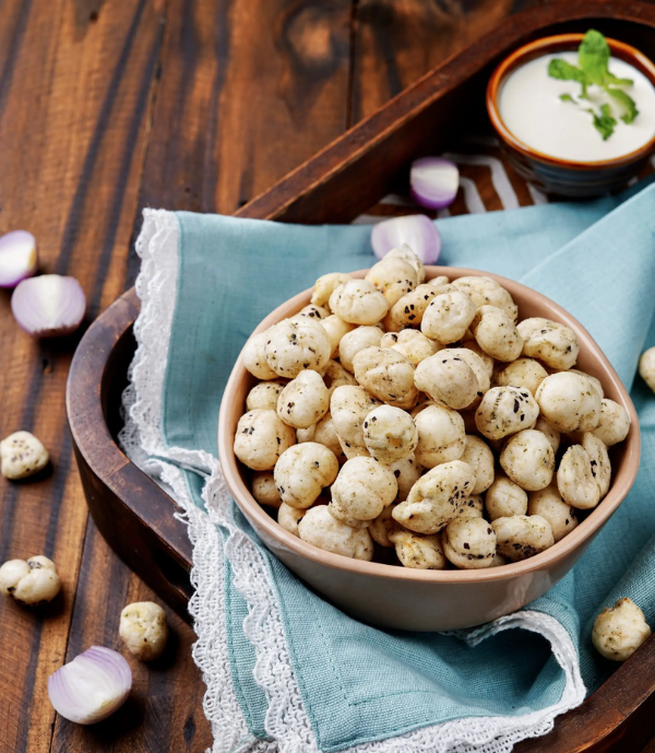 Manufacturer, Exporter, Importer, Supplier, Wholesaler, Retailer, Trader of Cream Onion Makhana in New Delhi, Delhi, India.