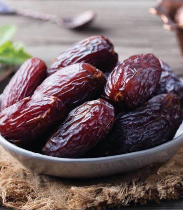 Manufacturer, Exporter, Importer, Supplier, Wholesaler, Retailer, Trader of Dates products in New Delhi, Delhi, India.