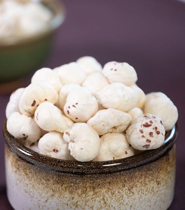 Manufacturer, Exporter, Importer, Supplier, Wholesaler, Retailer, Trader of Organic Makhana in New Delhi, Delhi, India.
