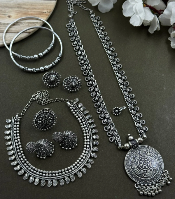Manufacturer, Exporter, Importer, Supplier, Wholesaler, Retailer, Trader of Oxidized Jewelry in New Delhi, Delhi, India.