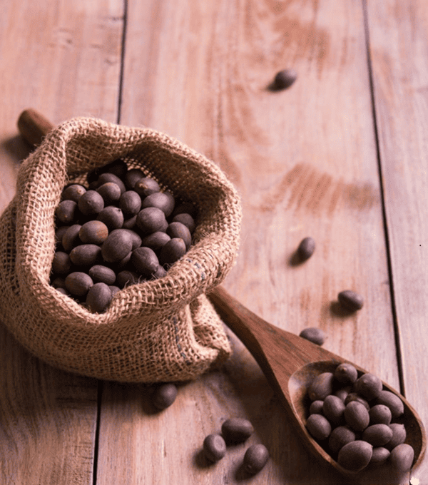 Manufacturer, Exporter, Importer, Supplier, Wholesaler, Retailer, Trader of Raw Makhana in New Delhi, Delhi, India.